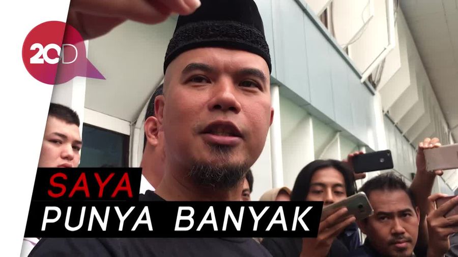 Begini Gaya Ahmad Dhani dengan Kaos #2019GantiPresiden