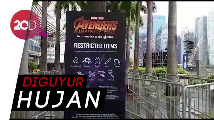 Hujan Tak Hentikan Antusias Fans Bertemu Bintang Avengers