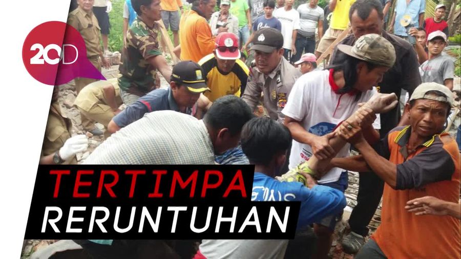 Tembok Gudang Walet Ambruk, Tujuh Orang Tewas