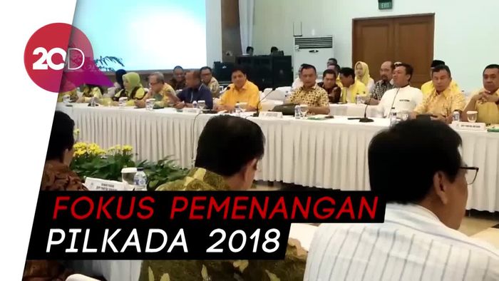 Airlangga Bahas Strategi Pilkada Bareng Dewan Pakar Golkar