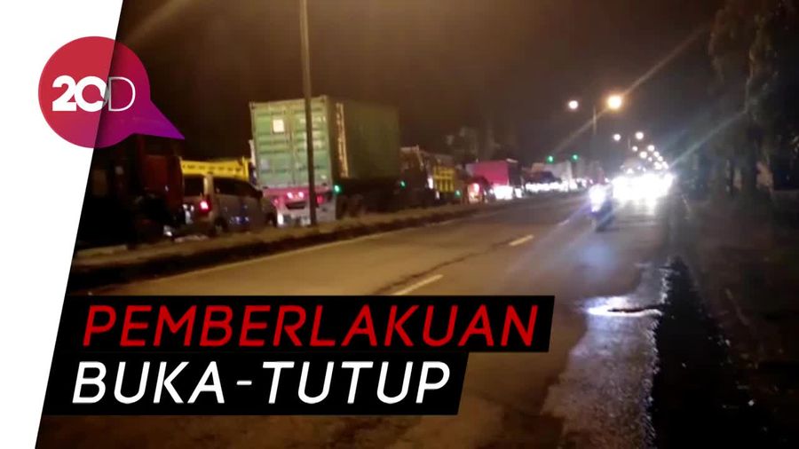 Imbas Ambrolnya Jembatan Babat-Widang, Kendaraan Mengular 2 Km