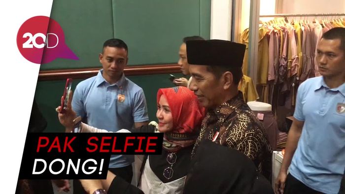 Ketika Jokowi Diserbu Para Hijabers untuk Selfie