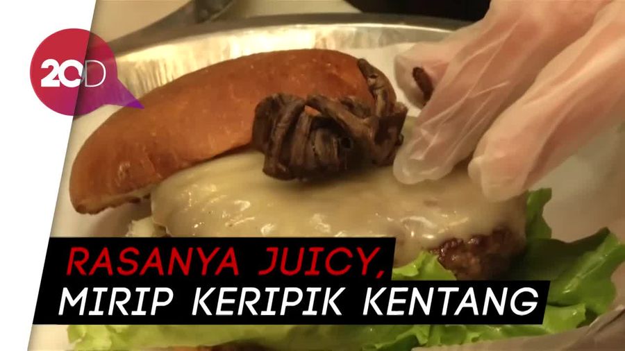 Berani Nyoba Makan Burger Tarantula?