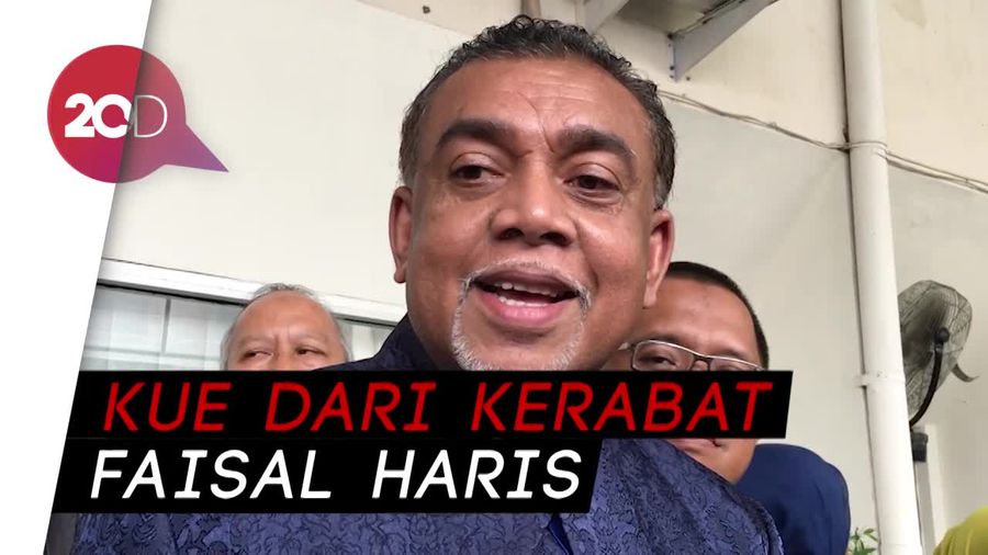Jennifer Dunn Dapat Kue Ulang Tahun Saat Sidang