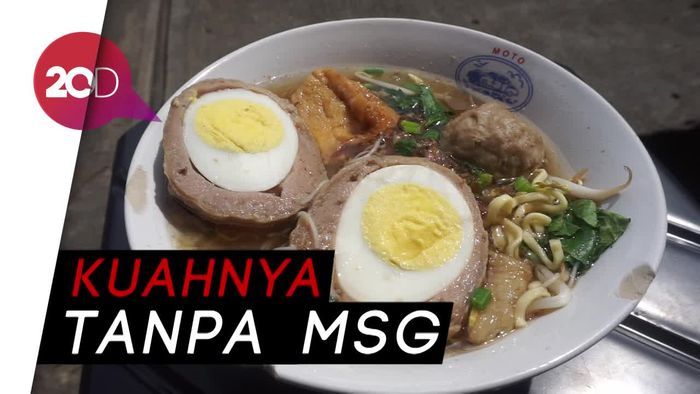 Menjajal Bakso Gondrong yang Terkenal di Tebet