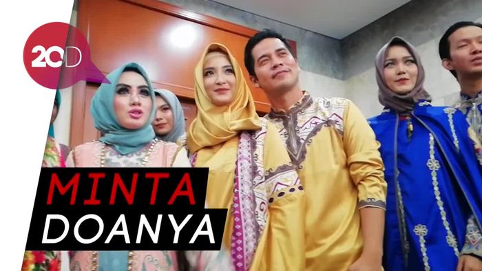 Ingin Punya Momongan, Ricky Perdana dan Istri Umrah