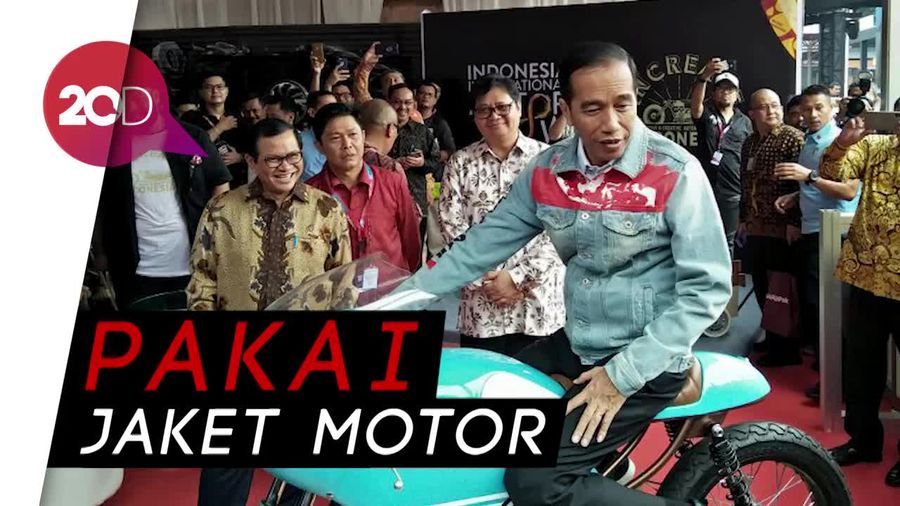 Penampilan Jokowi ala Dilan di Pembukaan IIMS 2018