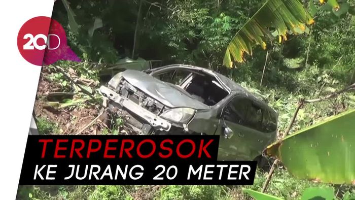 Minibus Nyemplung ke Jurang Trenggalek, Dua Orang Luka