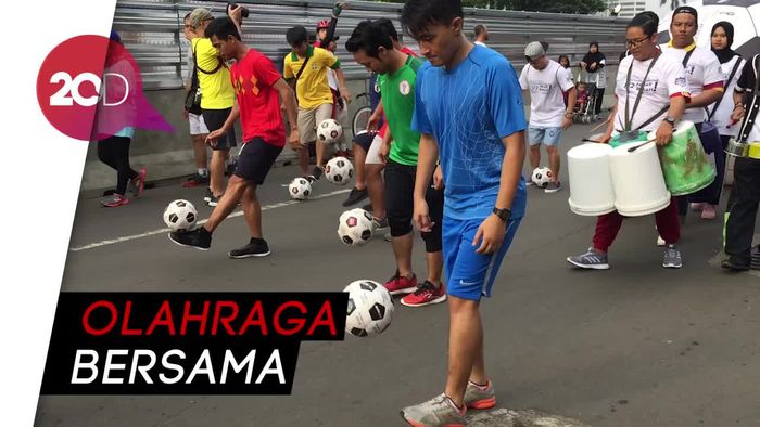 Keseruan Giring Bola Bareng Transmedia di Car Free Day