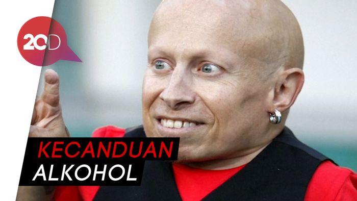 Aktor Verne Troyer Meninggal Dunia
