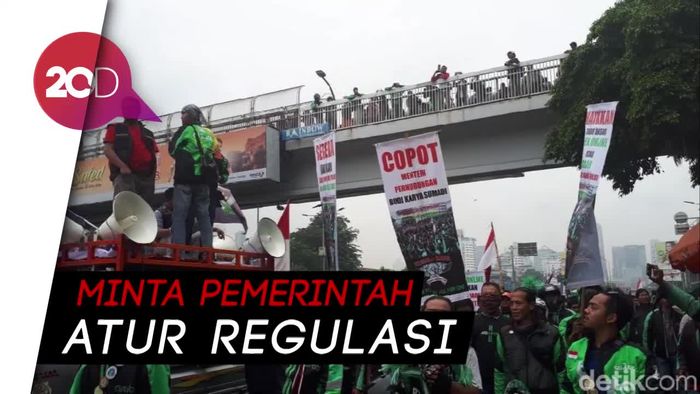 Massa Ojek Online Mulai Geruduk Gedung DPR