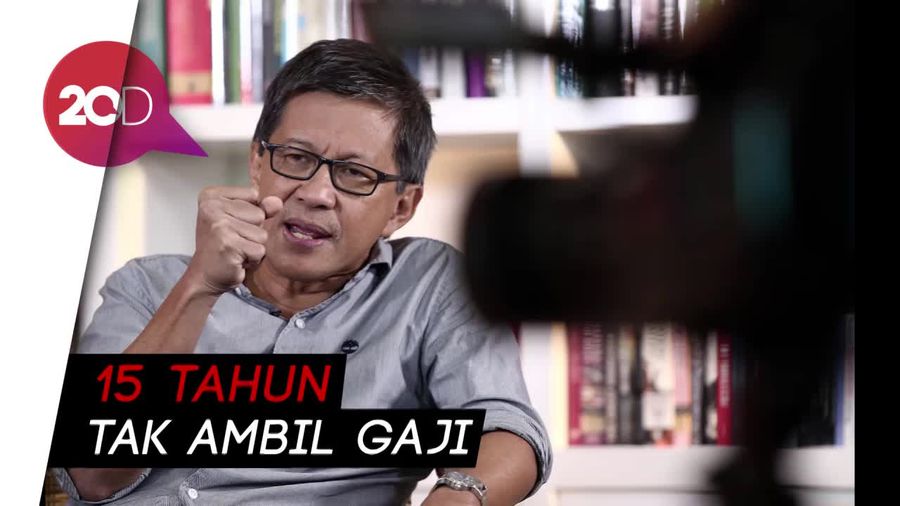 Rocky Gerung dan Tudingan Profesor Gadungan