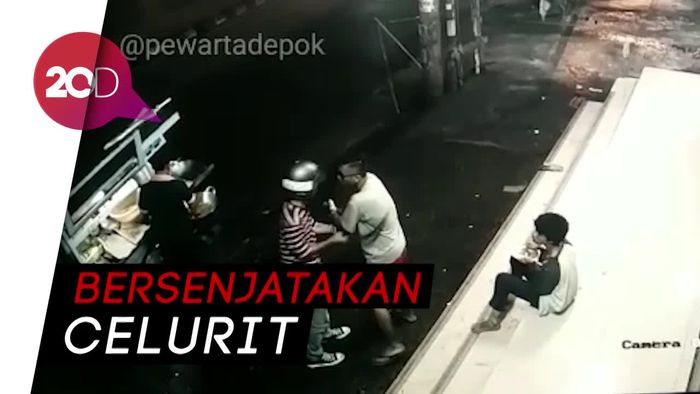CCTV Perampokan di Pinggir Jalan Depok 