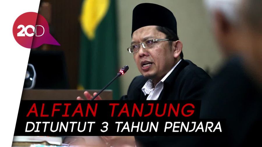Alfian Tanjung Dituntut 3 Tahun Penjara