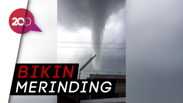 Video Kedahsyatan Puting Beliung di Yogyakarta