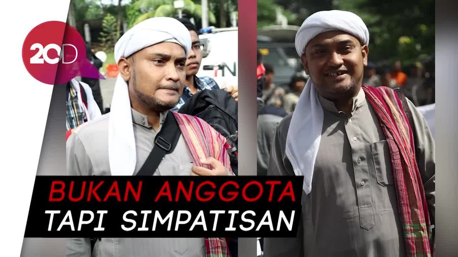 Novel Bamukmin Diberhentikan dari FPI