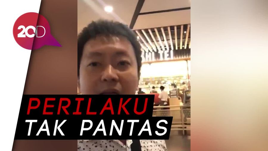 Pria Ini Tendang Bocah di Playground   