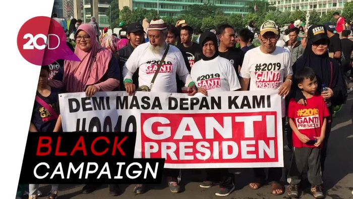 #2019GantiPresiden Bertebaran di CFD Bundaran HI   