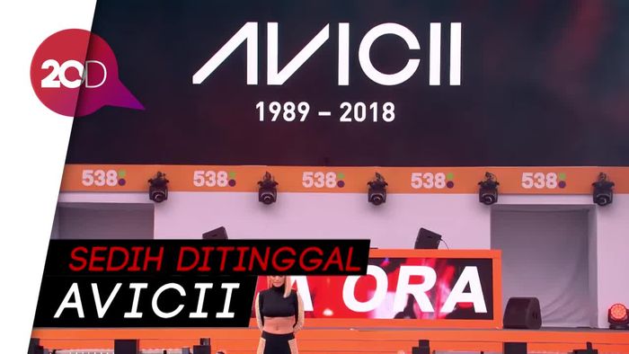 Kenang Avicii di Festival Musik, Rita Ora Nangis