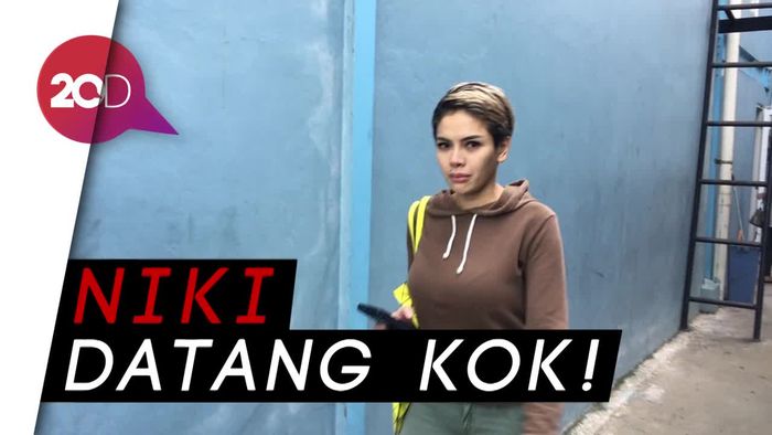 Disebut Absen di Ultah Ayah Dipo, Ini Kata Nikita Mirzani