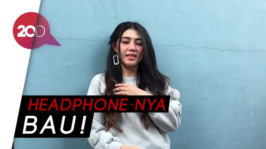 Heboh Pakai Headphone Dilapisi Tisu, Ini Kata Via Vallen