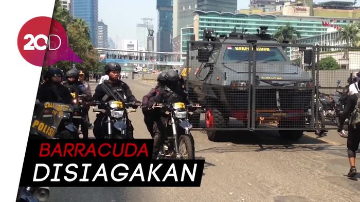 Polisi Halangi Massa Aksi May Day yang Hendak ke Bundaran HI