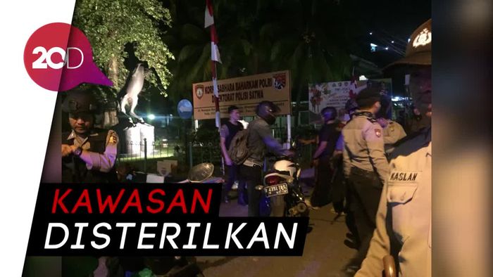 Polisi Gelar Razia Kendaraan di Depan Mako Brimob Depok
