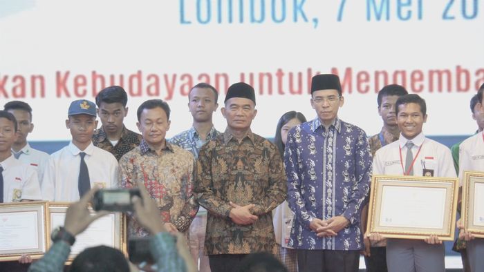 Semarak Puncak Peringatan Hari Pendidikan Nasional di Lombok