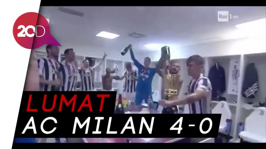 Juventus Angkat Trofi Coppa Italia