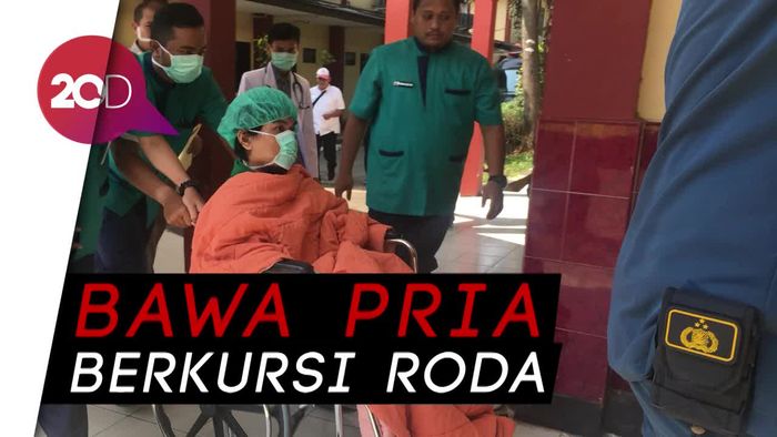 2 Ambulans Tiba di RS Polri, Bawa Pria Misterius?
