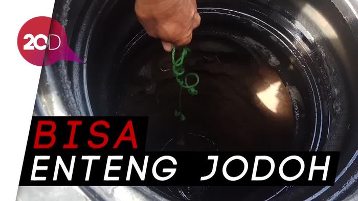 Ramai Didatangi, Lubang Misterius di Sulsel Jadi Tempat Berobat