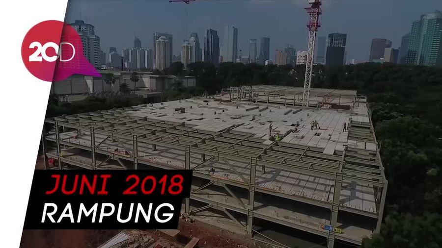 Mengintip Pekerja Kebut Elevated Parking Senayan dari Lensa Drone