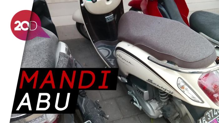 Hujan Abu Guyur Yogyakarta, Bandara Adisutjipto Ditutup