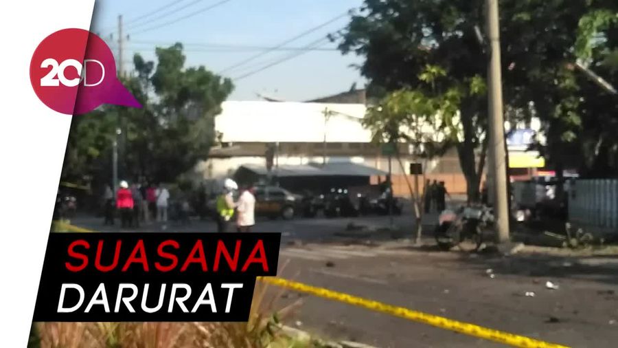 Gambar Sesaat Setelah Serangan Bom di Surabaya