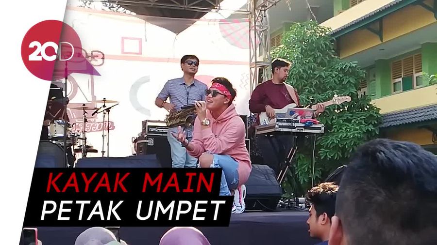 Rizky Febian Diam Seribu Bahasa Soal Gugatan Cerai Ibunya