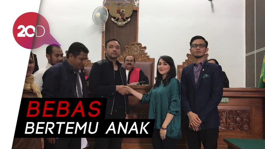 Sandy Tumiwa Percaya Tessa Kaunang Bisa Didik Anak