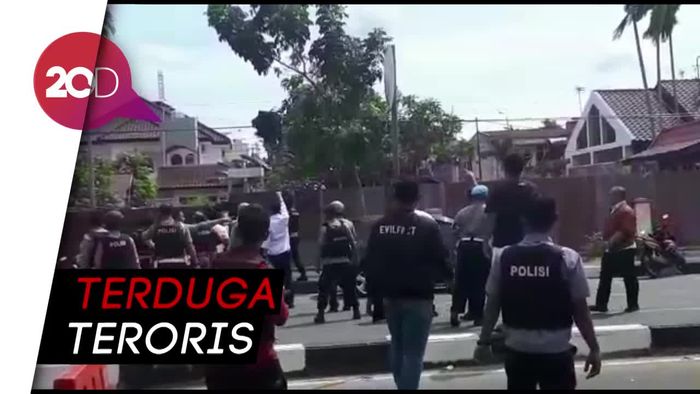 Teroris Sembunyi di Rumah Warga
