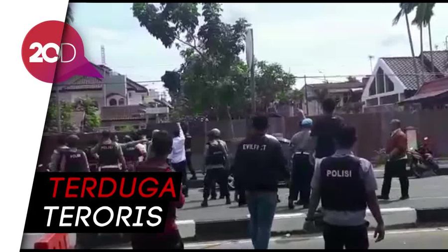 Teroris Sembunyi di Rumah Warga