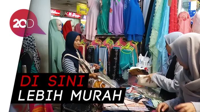 H-1 Puasa Sudah Ada yang Berburu Busana Muslim ke Tanah Abang 