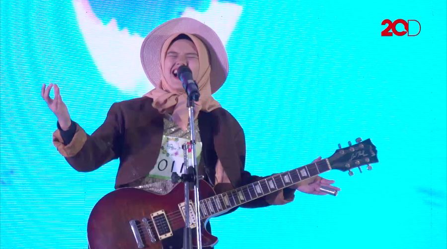 20 Besar Bandung - Sabine Hebohkan Panggung dengan Musik Blues