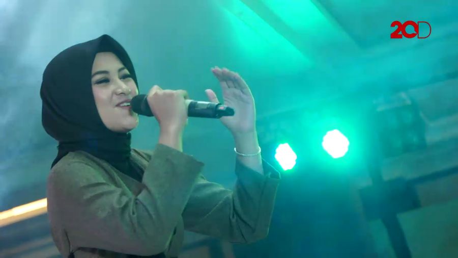 20 Besar Bandung - Dini Andriany Si Rocker Muslimah