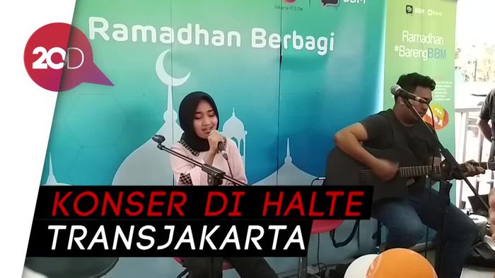 Ngabuburit Sambil Nonton Fatin di Nomaden Music Shelter