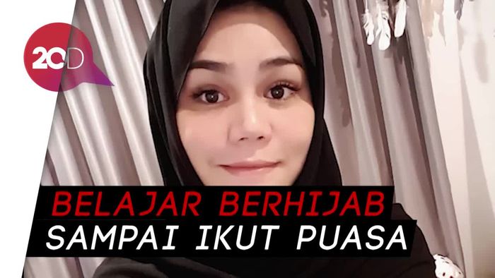 Belajar Puasa, DJ Butterfly Ikutan Sahur Juga?