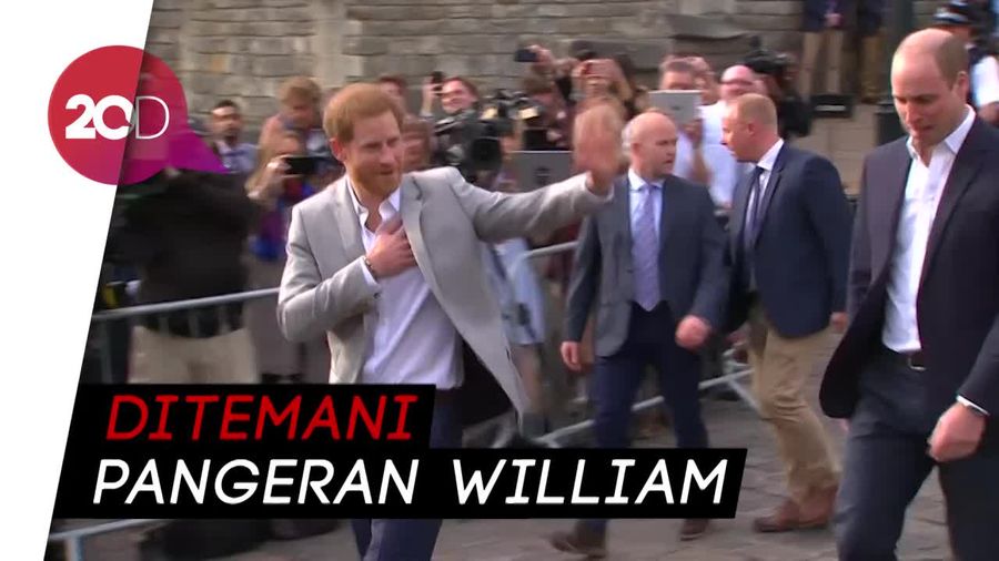 Histeris! Pangeran Harry Sempatkan Diri Sapa Fans Sebelum Nikah