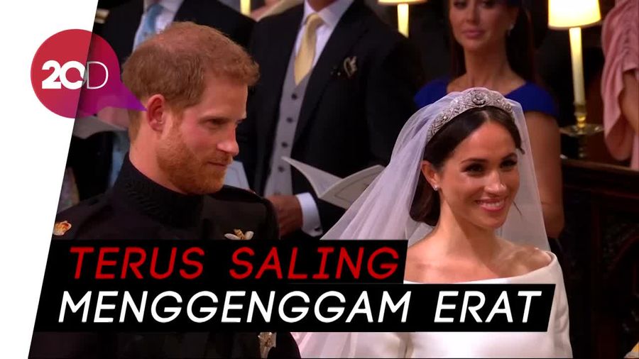 Mesranya Genggaman Tangan Pangeran Harry untuk Meghan