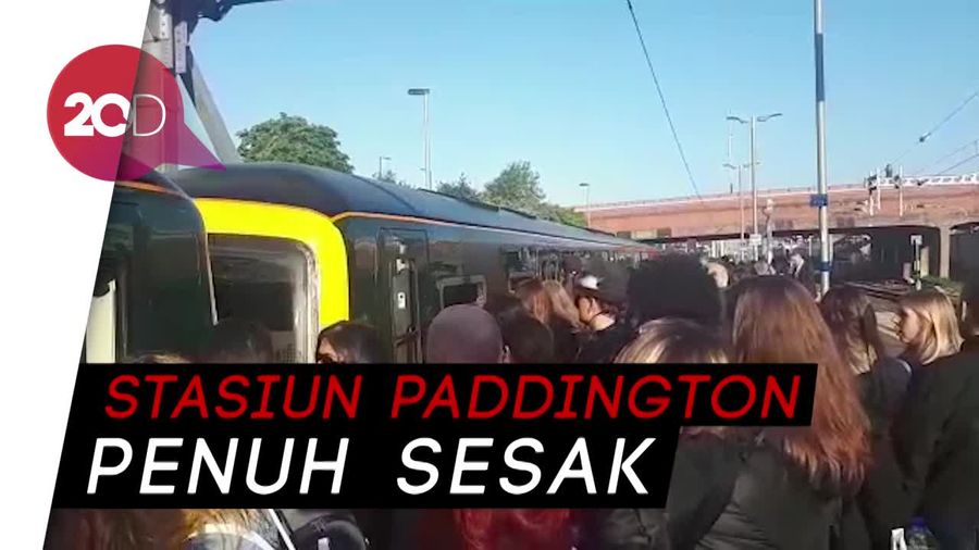 Padat! Kereta Menuju Windsor Dipenuhi Fans Royal Family