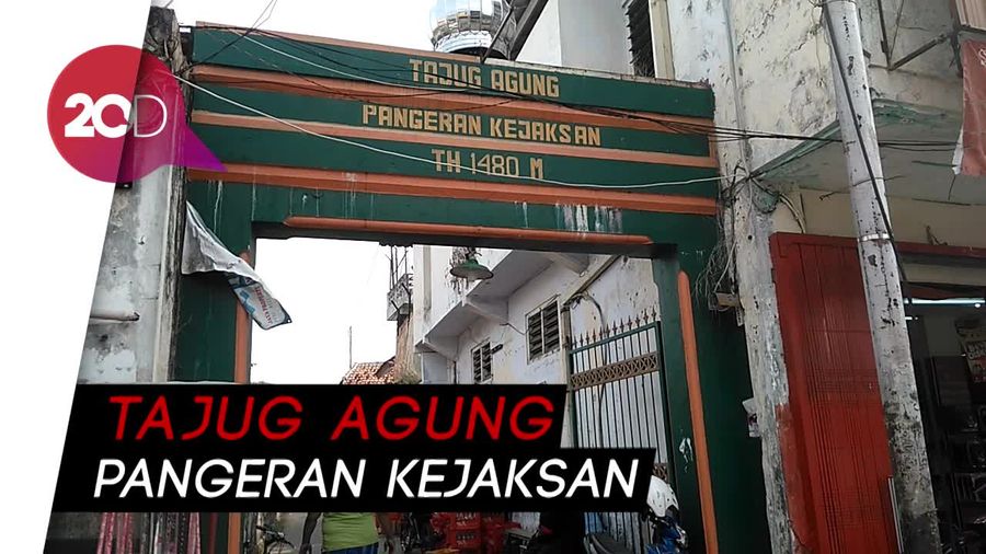 Masjid Tajuk Agung Peninggalan Saudara Ipar Sunan Gunungjati