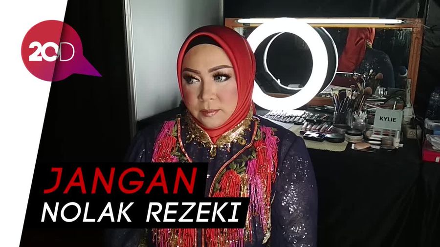 Tips Bekerja di Bulan Ramadan ala Melly Goeslaw