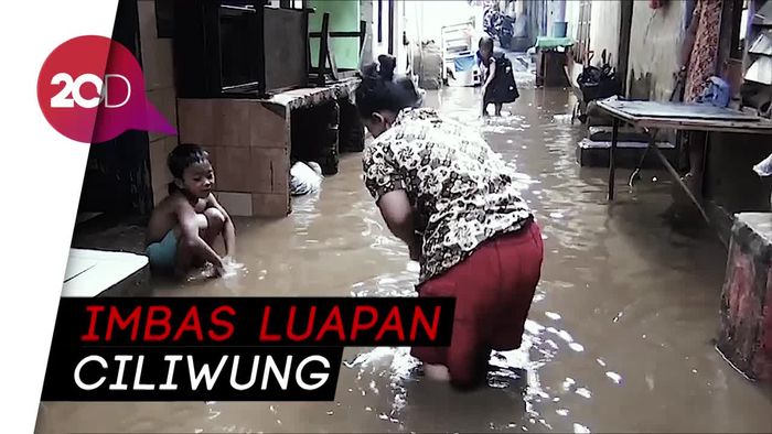 Permukiman Warga Kampung Melayu Tergenang Banjir