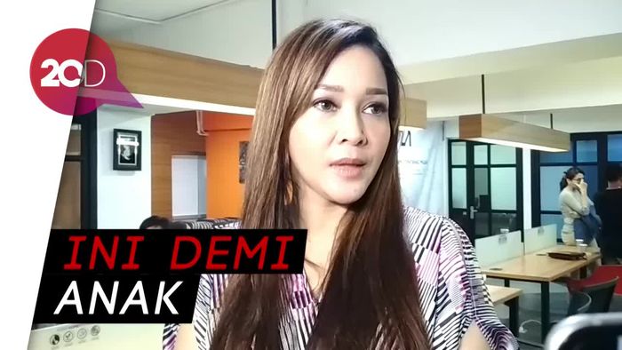 Kata Maia Soal Foto Bareng Ahmad Dhani